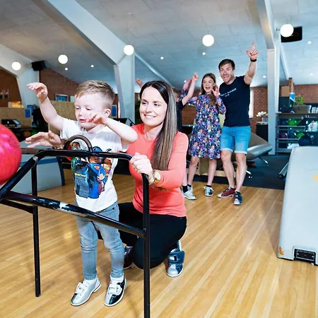 4 Person On A In Nyaraló