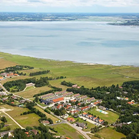 Nyaraló 4 Person On A In *