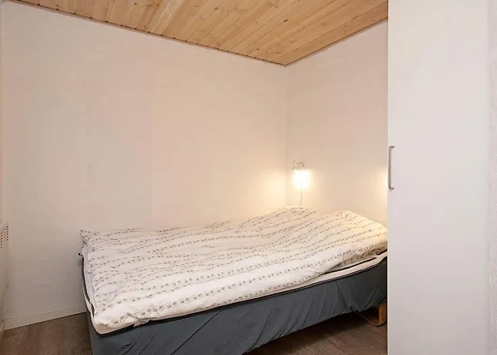 4 Person On A In 布拉万德