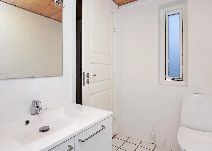 度假居 4 Person On A In *